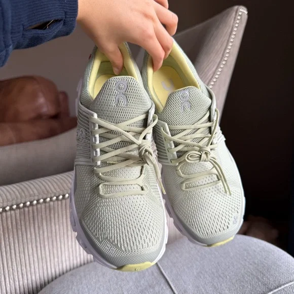 On Running Women's Running Shoes - Cream and White - Picture 5 of 7